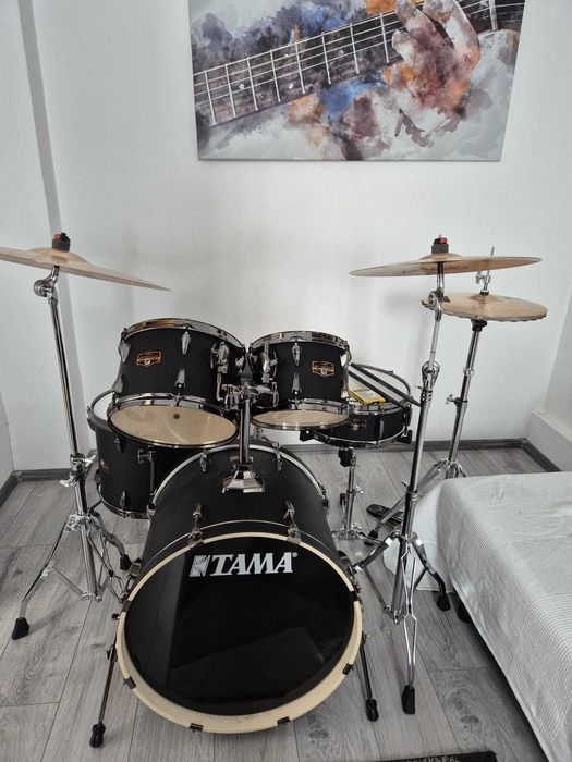 Set tobe acustice Tama Imperialstar, cinele Paiste, fete de toba Evans, practice pad Meinl Marshmallow