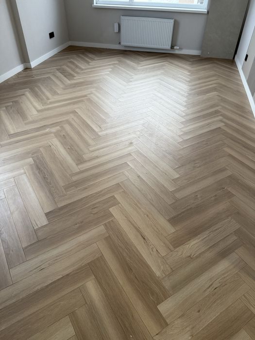 Продам ламинат елочка 30кв.м