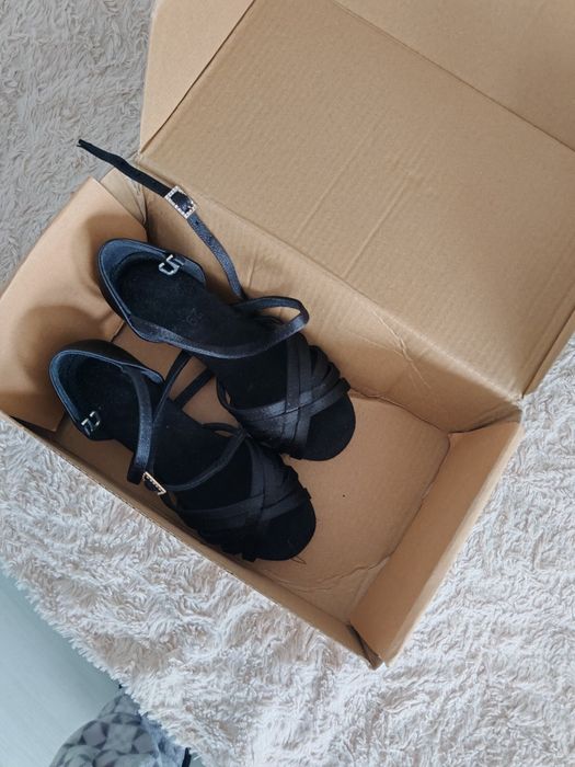 Обувки за танци 29 номер