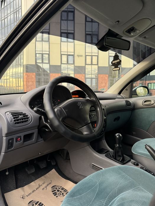 Продам Peugeot 206