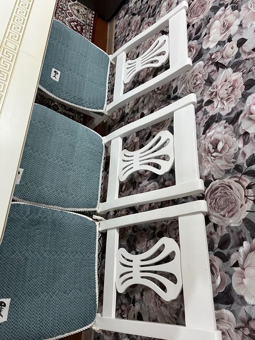 Продам стол и 6 стульев