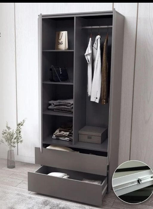 Шкаф. Распашные шкаф.