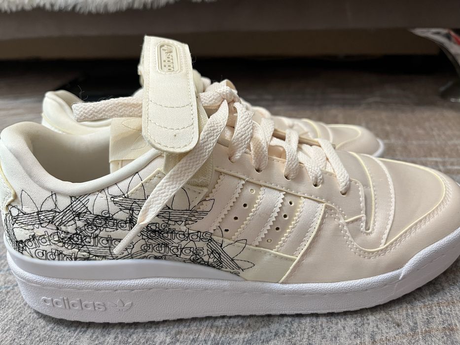 кроссовки адидас новые