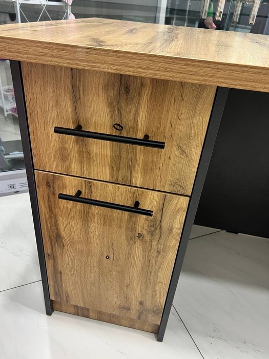 Stol srochno sotiladi