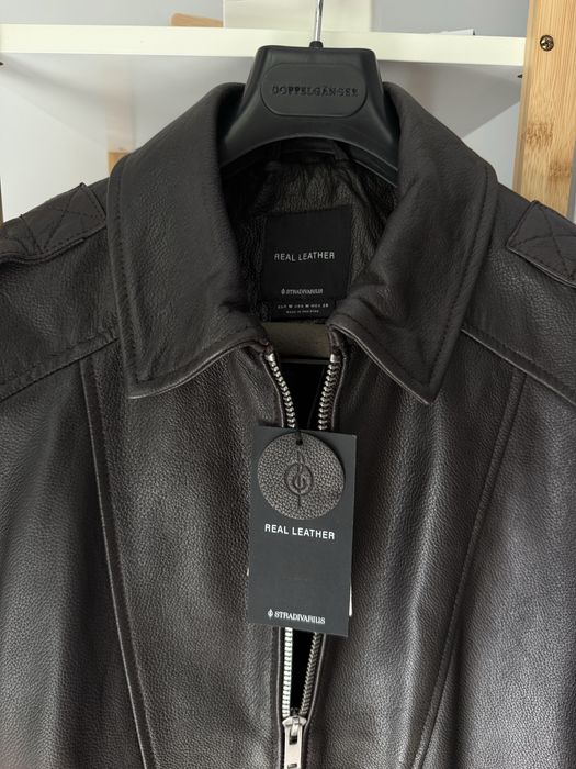 Бомбер яке  от естествена кожа Stradivarius, размер M
