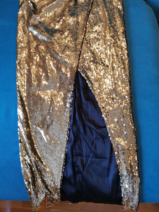 Rochie nouă de seara, cu aplicații de paiete aurii, nr. 38
