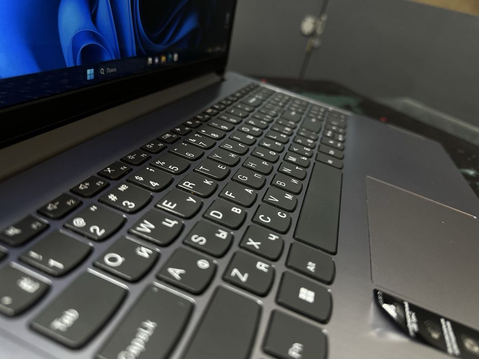 Офисный ноутбук Lenovo Ideapad 3 Intel Core i7-1255U 16/512