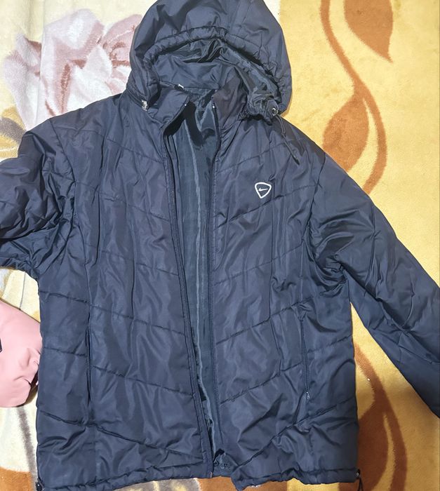 Оригинално спортно яке Nike с качулка – Размер L