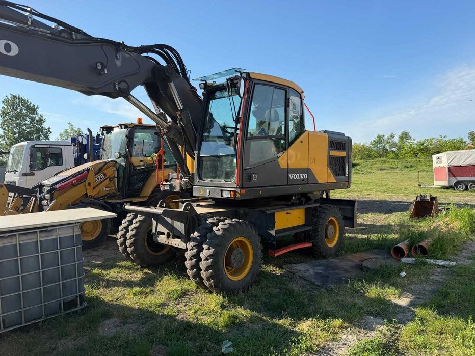 Vând excavator pe roți Volvo EW180E, achiziționat nou prin Ascendum Baumaschinen Austria în 2021. 4400 Ore