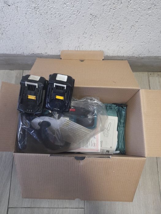 Fierăstrău electric DUC 254Z 18v