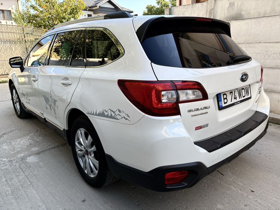 Subaru Qutback Legacy 2.0d Aut 4X4 Navi Xenon Trapa Camera