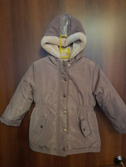 Продам куртки, пальто, жилетки  для девочки