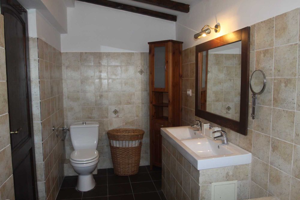 Vila individuala P+1, constructie 170 mp, teren 500 mp, deschidere 20 ml, 3 dormitoare, zona excelenta la granita Bucuresti - Bragadiru