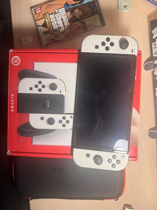 Nintendo OLED весь комплект + игра