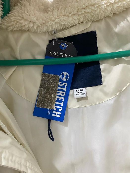 Куртка белого цвета