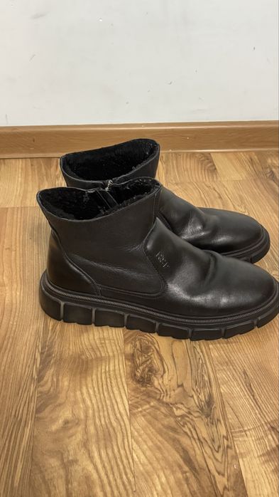 Продам мужские зимние ботинки натуралка 41 р-р 10 тыс