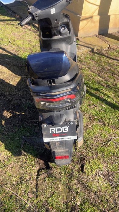 Vand scuter electric