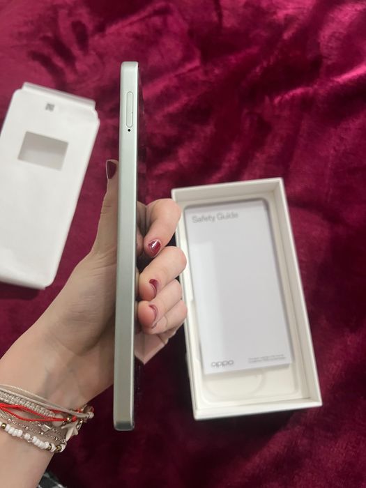 Vând telefon Oppo A5 PRO 5G