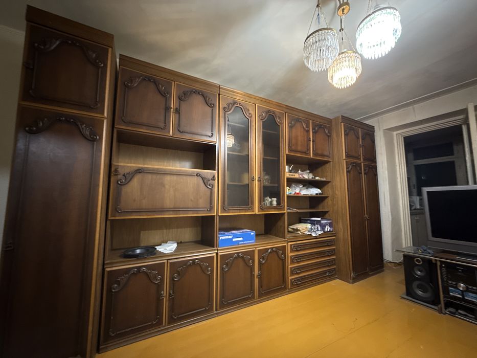 Отдам югославскую стенку чисто за символическую сумму