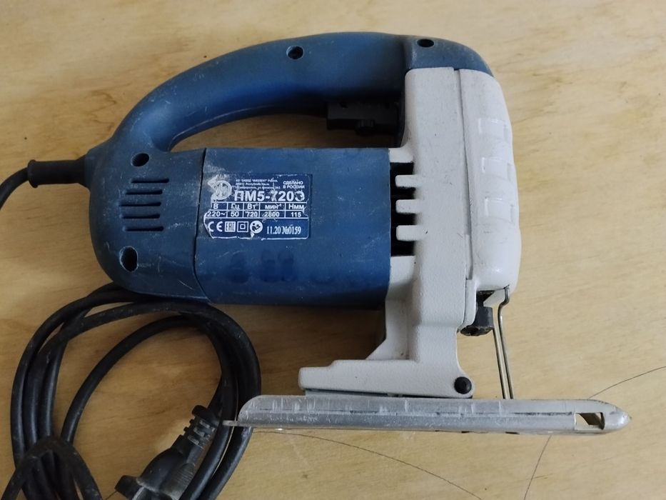 Продам шруповерт ! Электролобзик