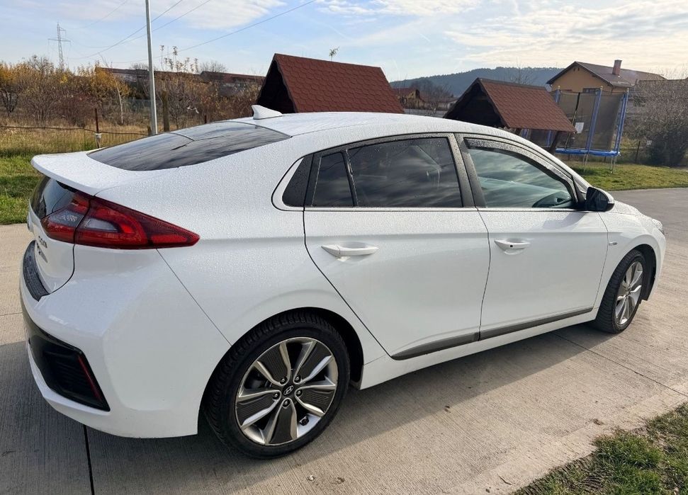 Uber/Bolt Inchiriez Hyundai Ioniq Hybrid