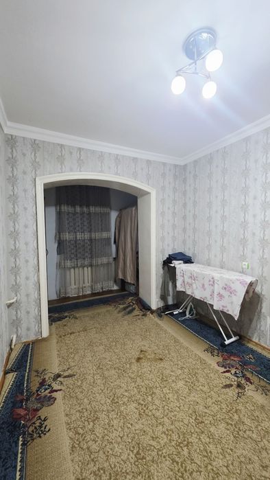 Себзорда 2 хонали квартира сотилади