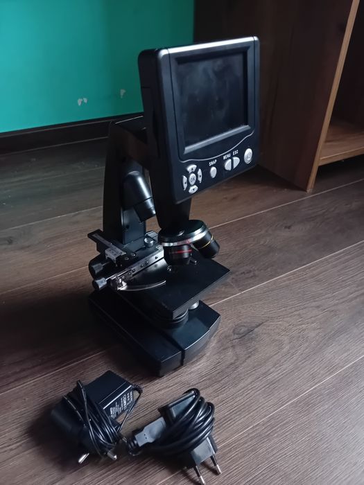 Bresser Microscop digital  LCD, 5MP