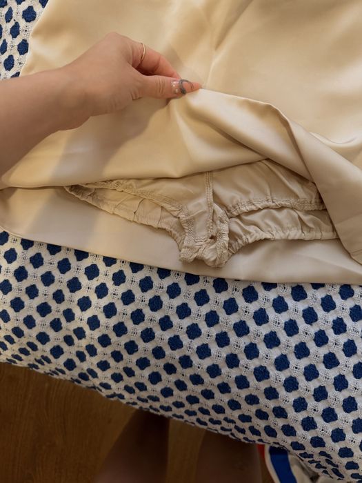 Продавам мини пола Zara