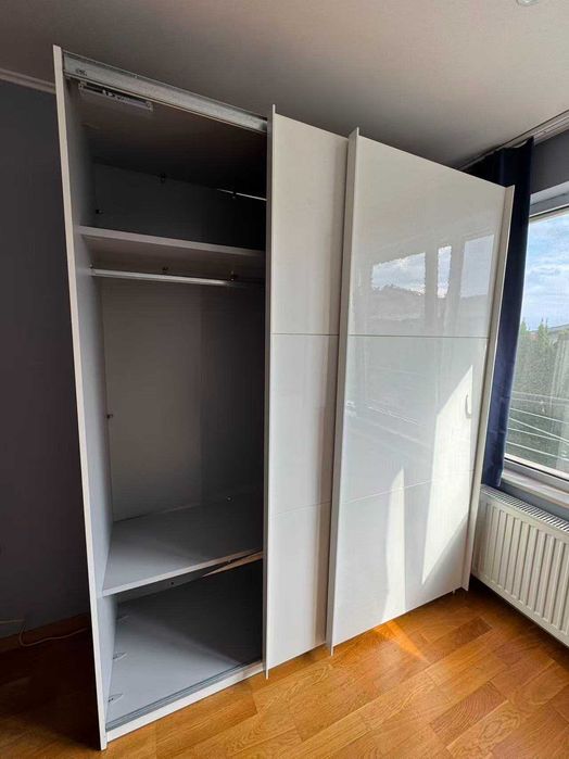 Гардероб бял гланц на плъзгане за спалня