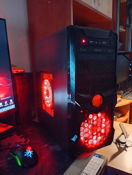Pc gaming AMD FX-6350, six core processor turbo 4.2 GHz, placa video AMD Radeon HD 7700