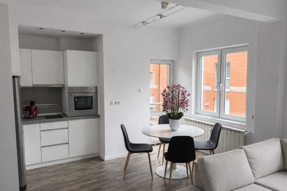 Дава се под наем Двустаен апартамент в София, Докторски паметник - 60 кв.м за 796.62 € - Снимка #3