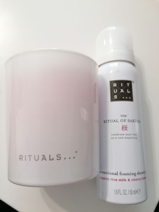 Rituals Lumânare mare Karma, lumânare Sakura + gel de duș spumă, noi