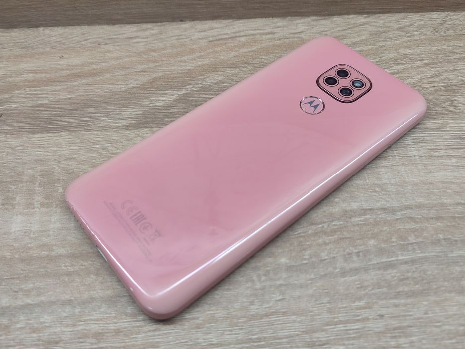 Motorola Moto G9 Play 64GB 4GB RAM IMPECABIL Culoare deosebita