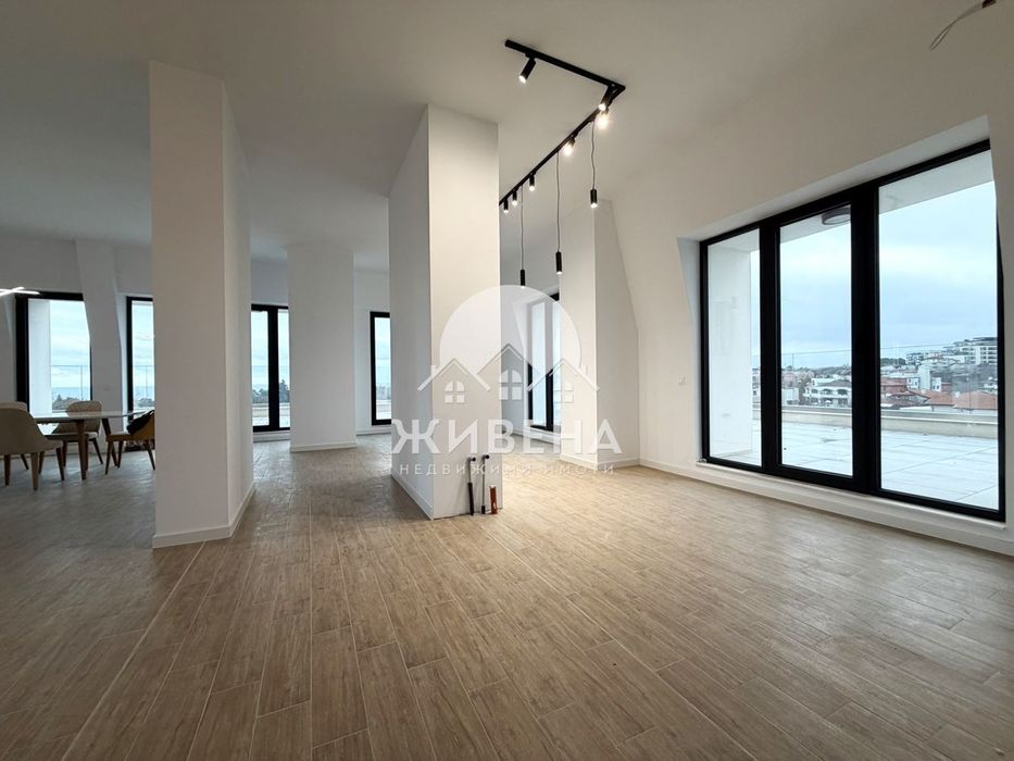 Продава уникален 4-стаен апартамент, пентхаус,  к.к. Св.Св. Константи