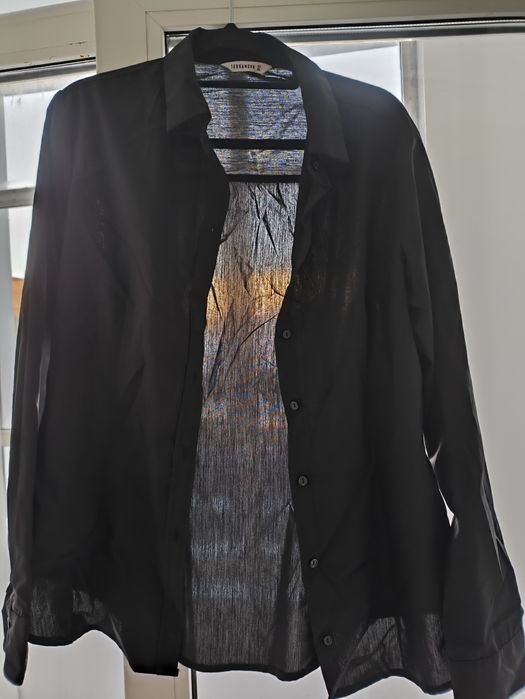 Срочно отдам даром женские вещи!