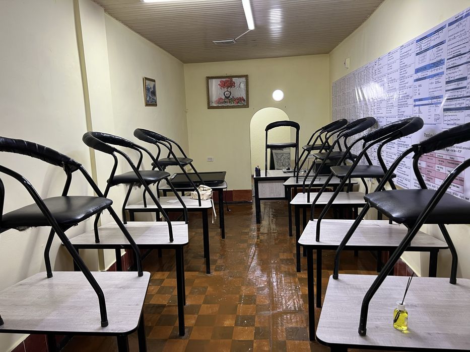 10 ta parta 10 ta stul va doska sotiladi