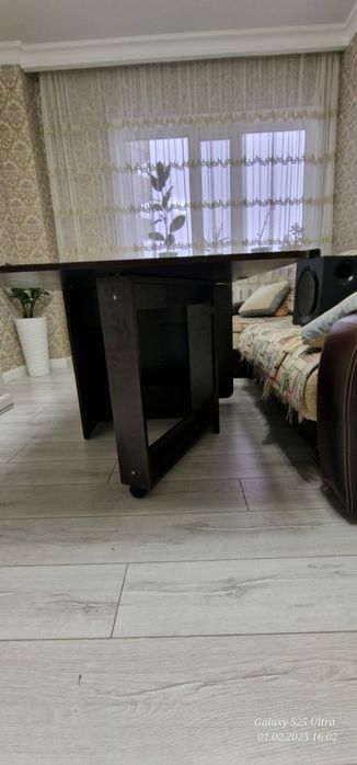 Продам стол книжка