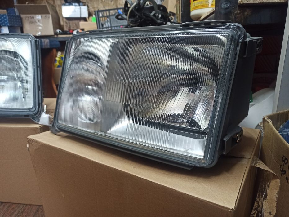 Продам Фары передний Мерседес W124