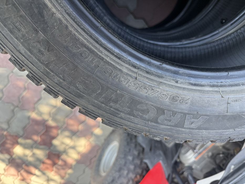 Продам резины maxxis r18