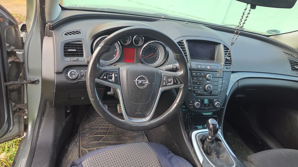 Opel insignia pentru dezmembrări