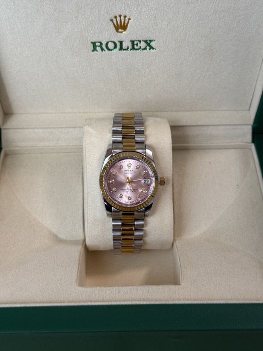 Женские часы Rolex, в подарочном каропке, с нежными элегатными камнями