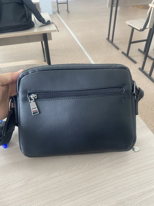 барсетка черная почти новый