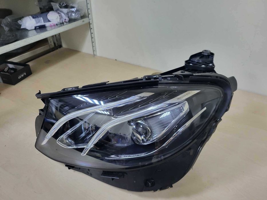 Ляв фар Mercedes W213 E LED lqv far farove мерцедес 213