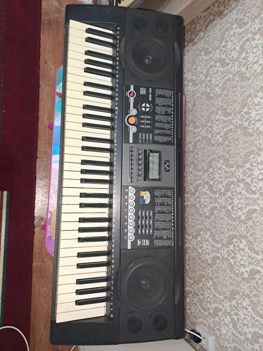 Продаетсья синтезатор  Cortland MK- 906