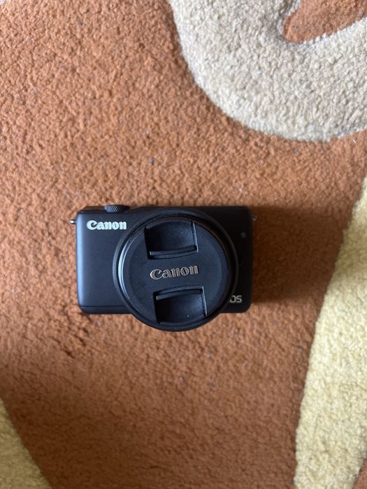 Camera Canon EOS M10