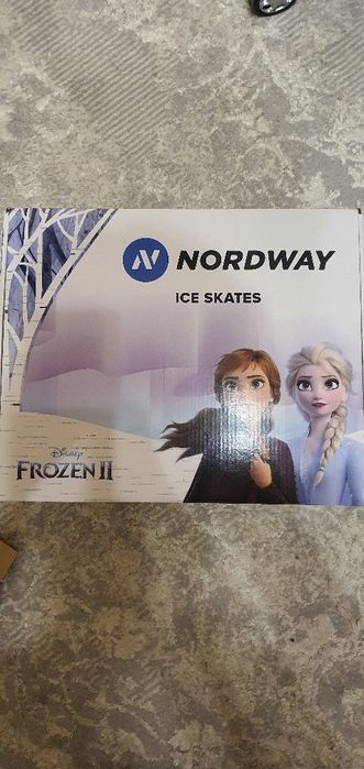 Коньки на девочку