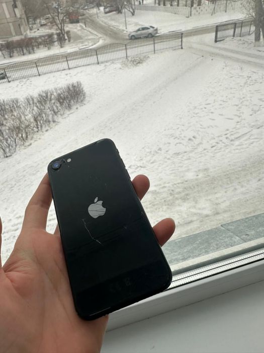 iPhone SE 2020 года