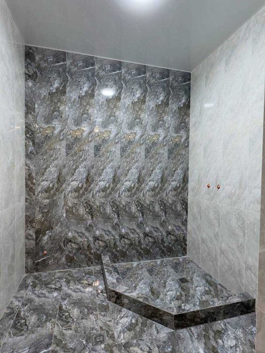 Уч кахрамон постидан 7 км Хожи ота  2 сотих 4 хона + холл Евроремонт