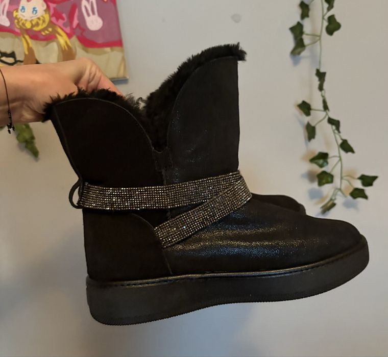 Женские черные угги