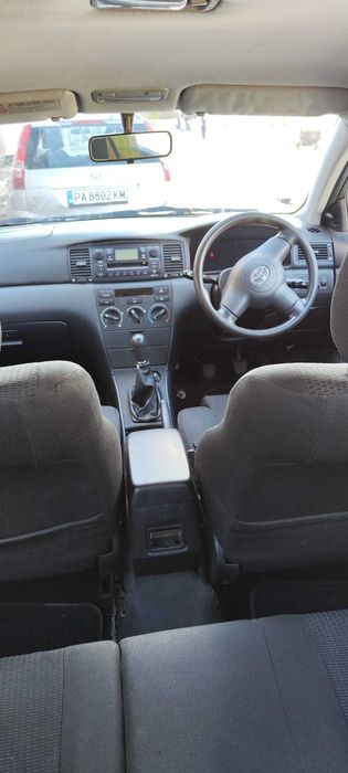 Продавам Тойота Корола